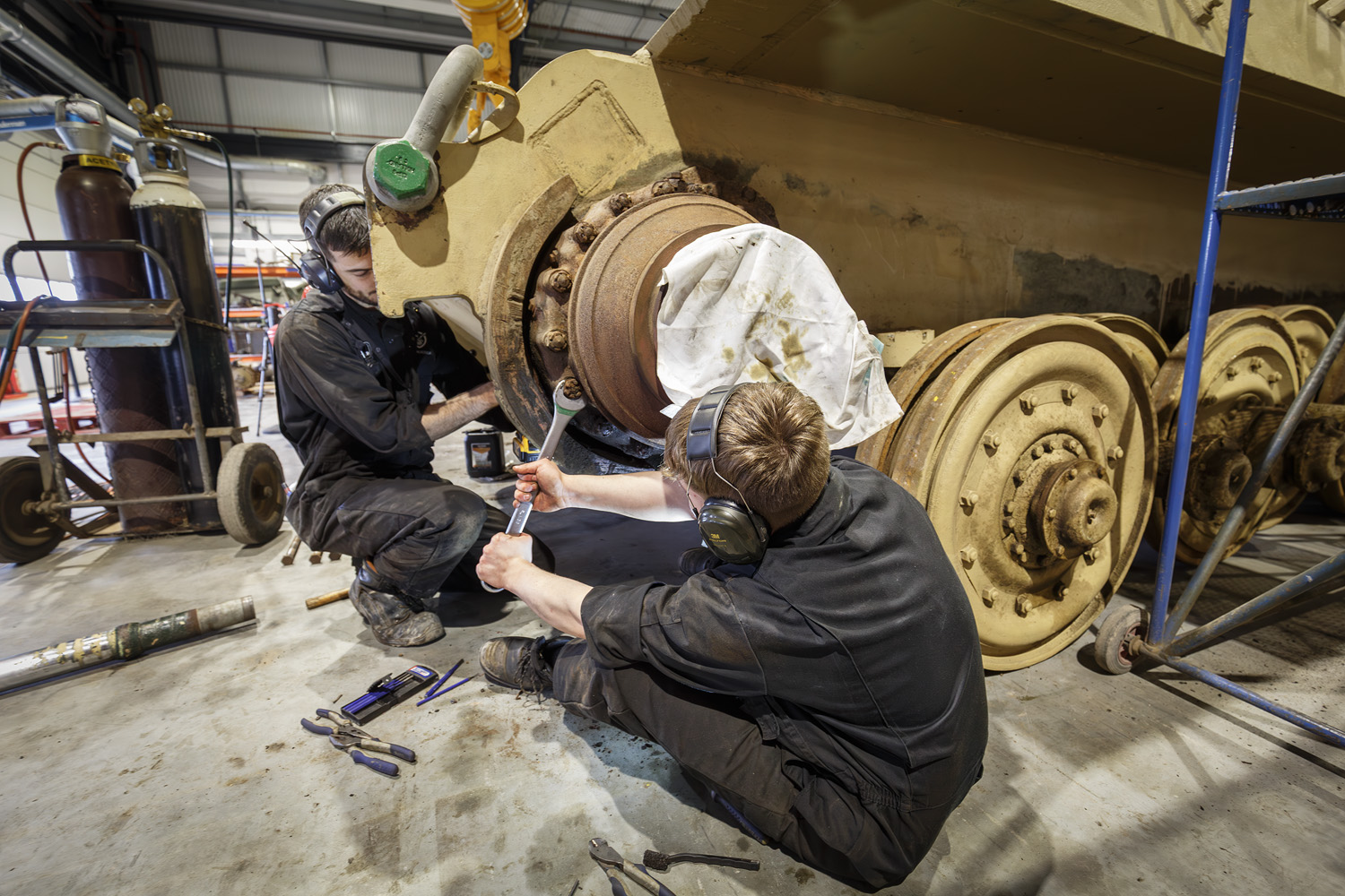 King Tiger V2 Final Drive Removal 001