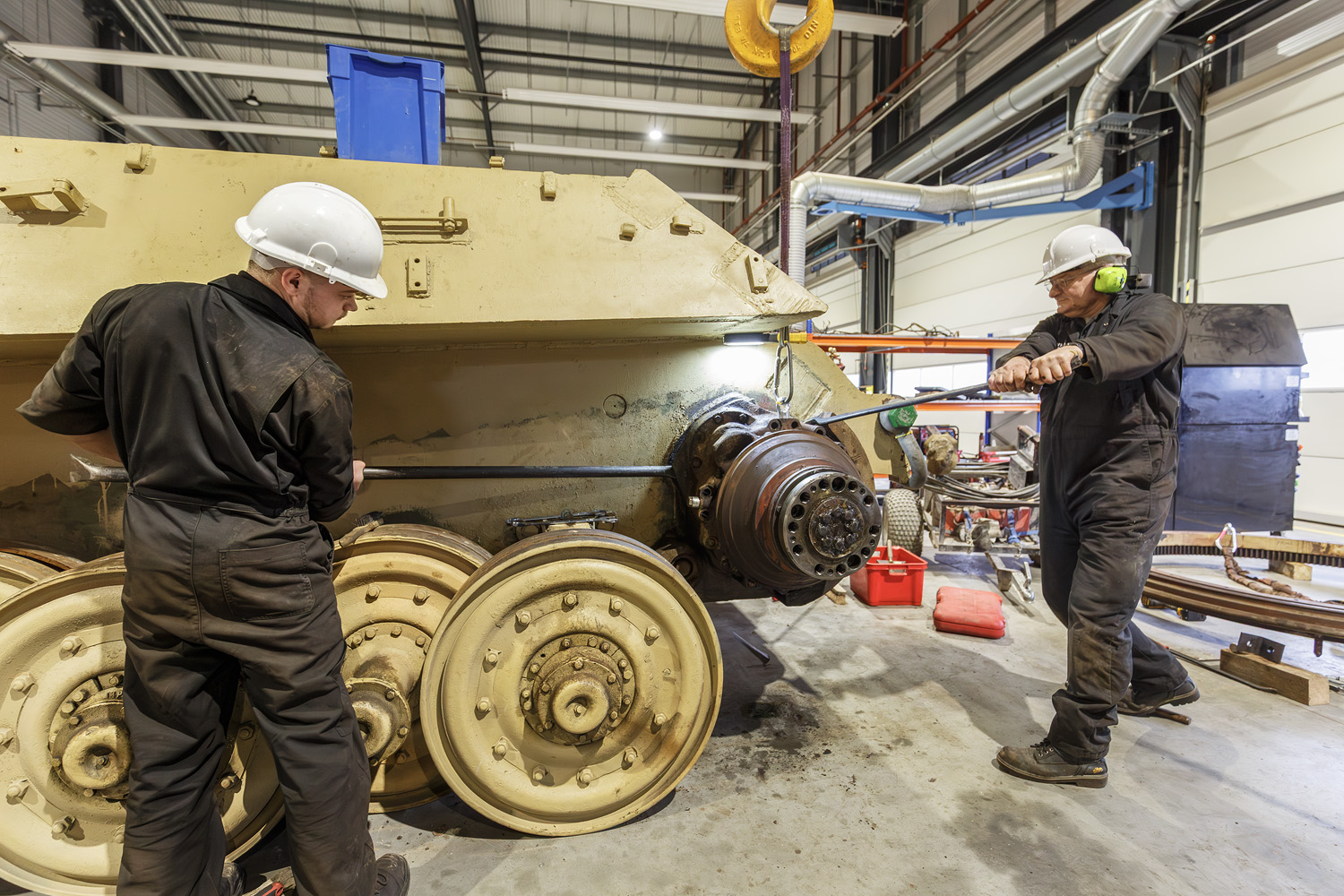 King Tiger V2 Final Drive Removal 023