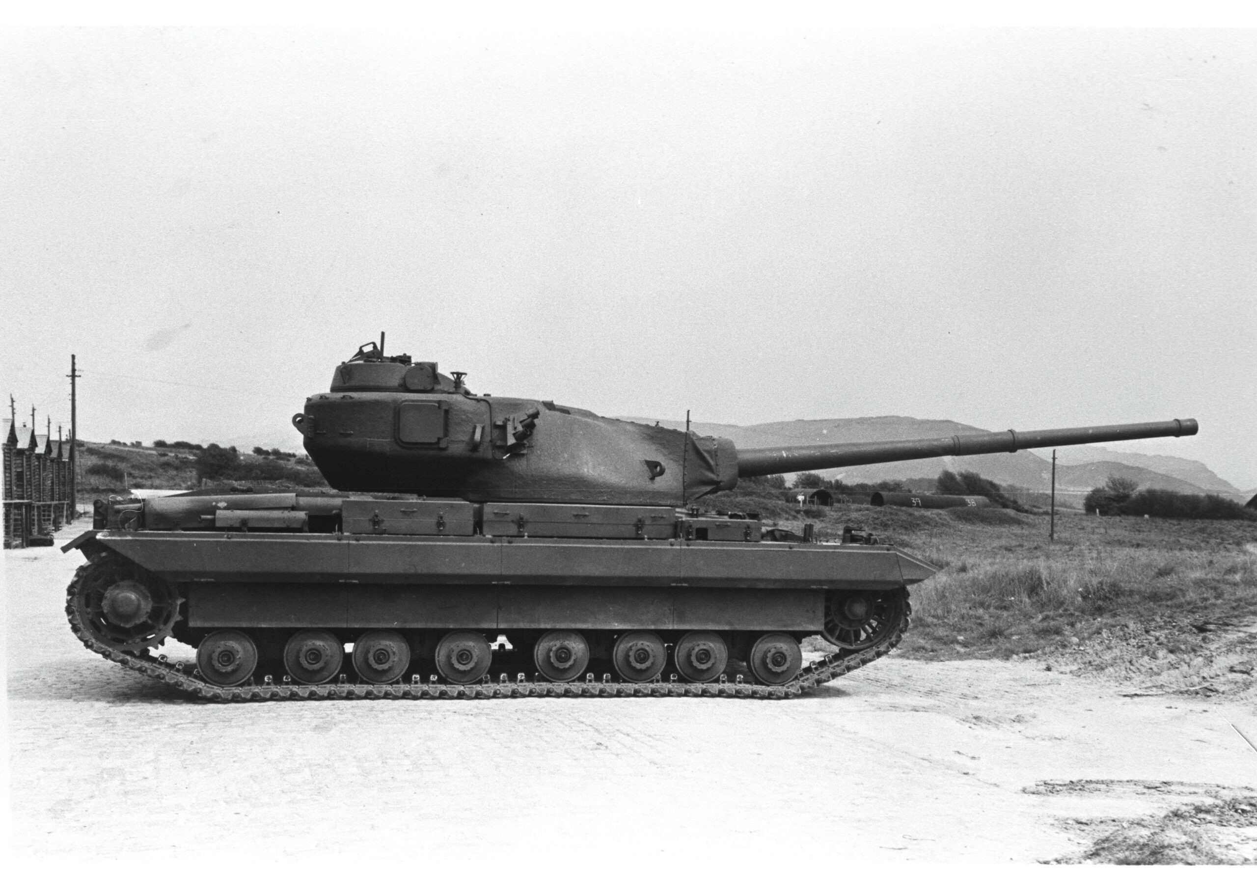 E2007.3000_FV214 Conqueror 1_Lulworth_1954_7451-A4
