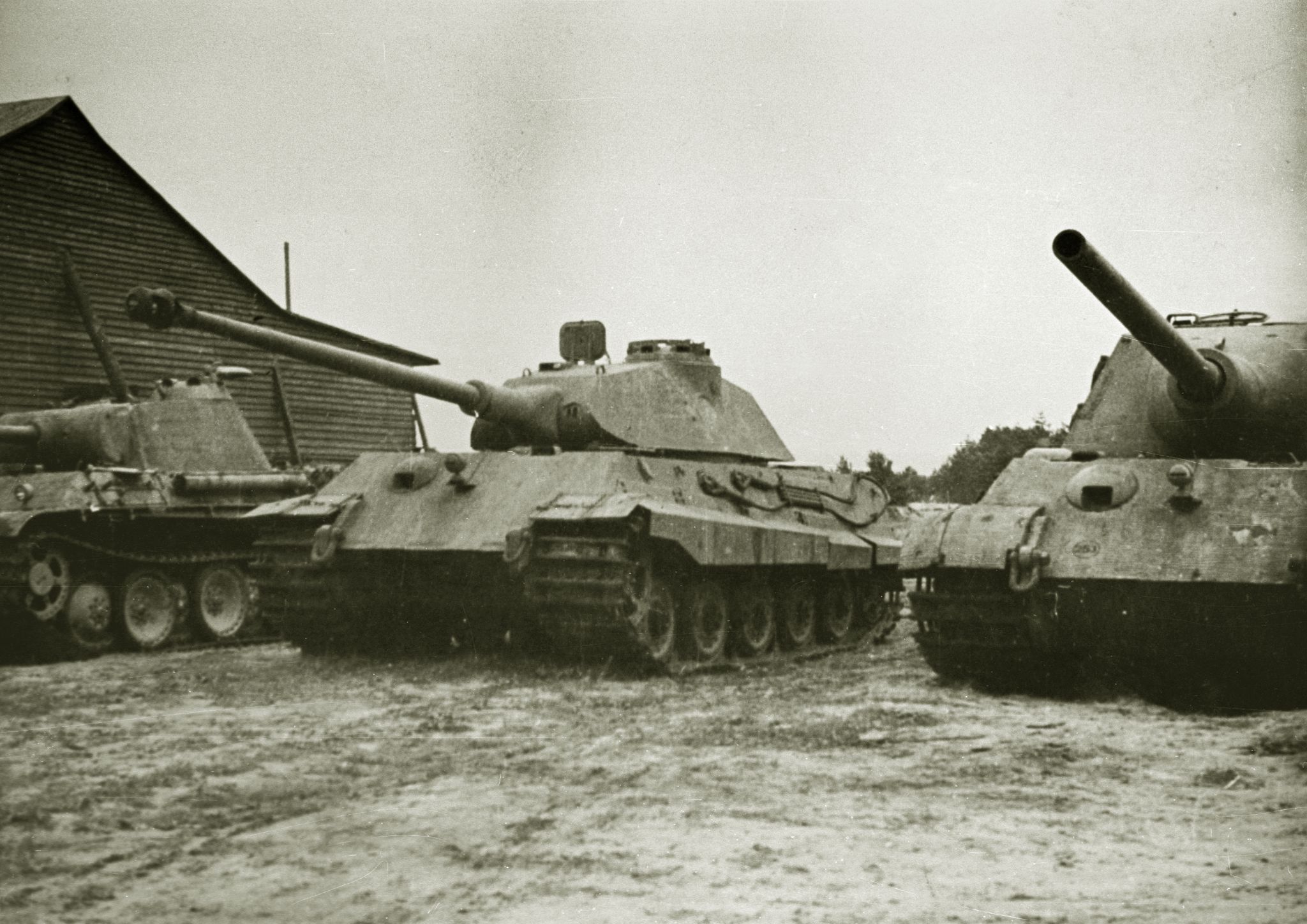 King Tiger V2 at Haustenbeck King Tiger V2 in the middle of two other tanks at Haustenbeck