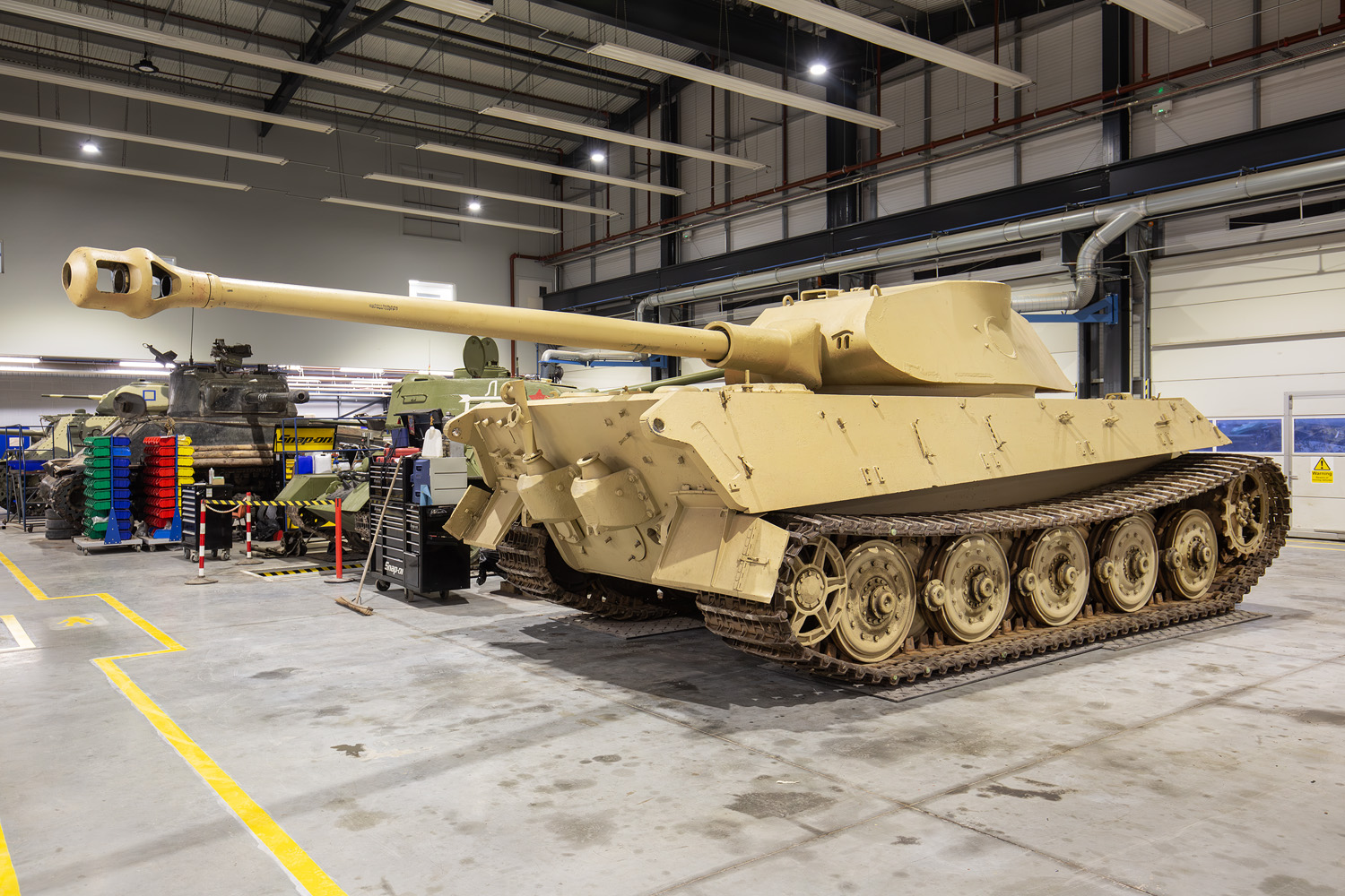 King Tiger in the Museum's Workshop before work began King Tiger in the Museum's Workshop before work began
